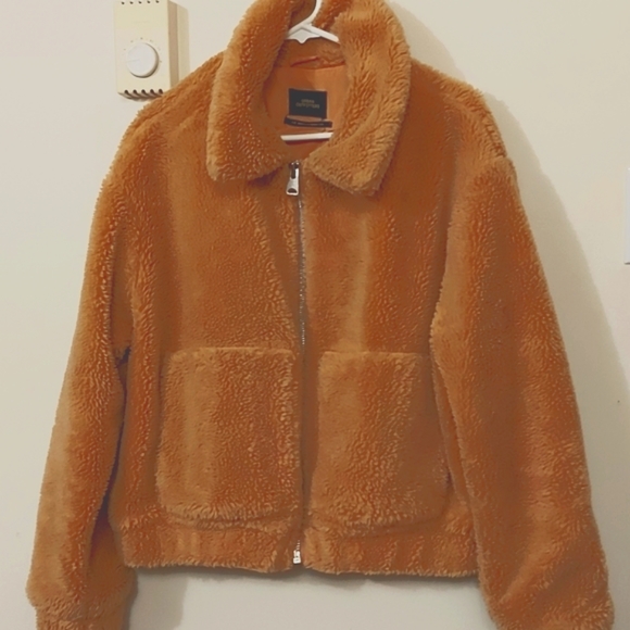 Urban Outfitters teddy bomber jacket - Picture 3 of 9
